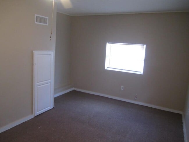 Building Photo - 1032 Court St