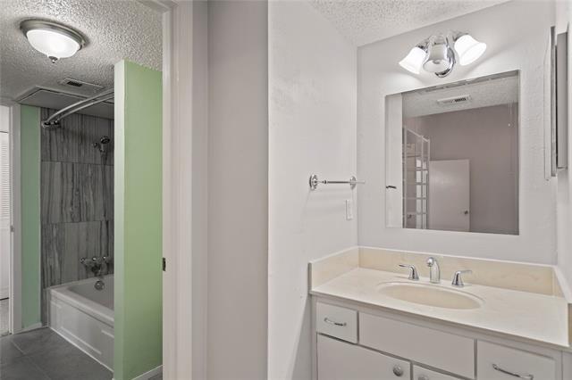 Building Photo - 4020 Holland Ave