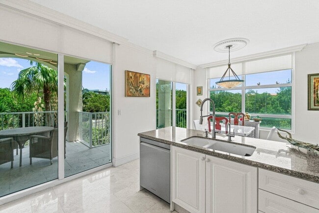Building Photo - 3740 S Ocean Blvd
