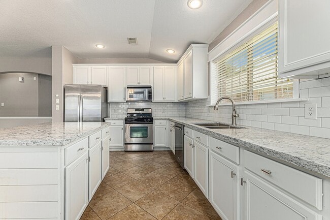 Building Photo - 520 Cedar Branch Dr