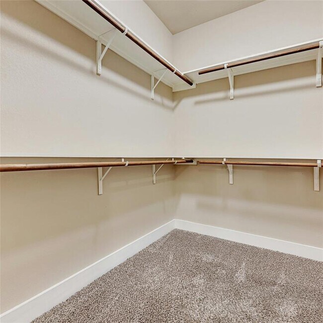 Building Photo - 8300 Brahma Dr