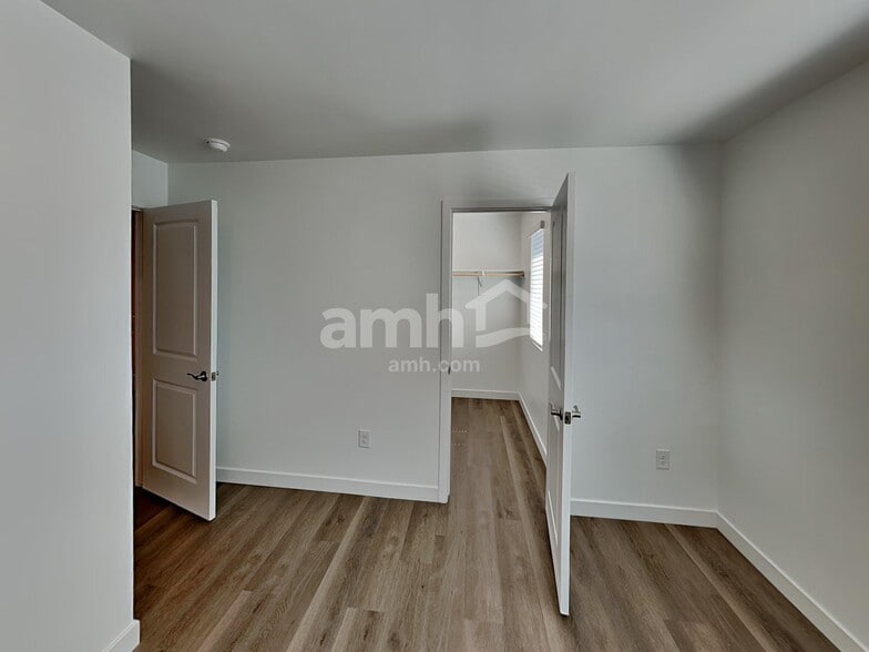 Building Photo - 6533 E Paseo Alga