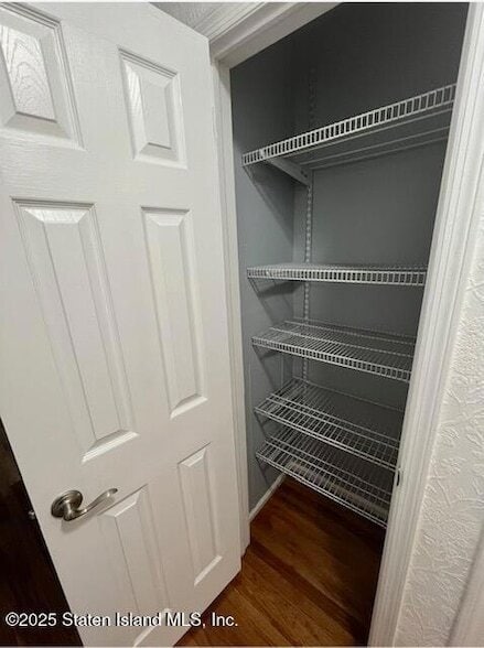 Building Photo - 384 Purdy Ave