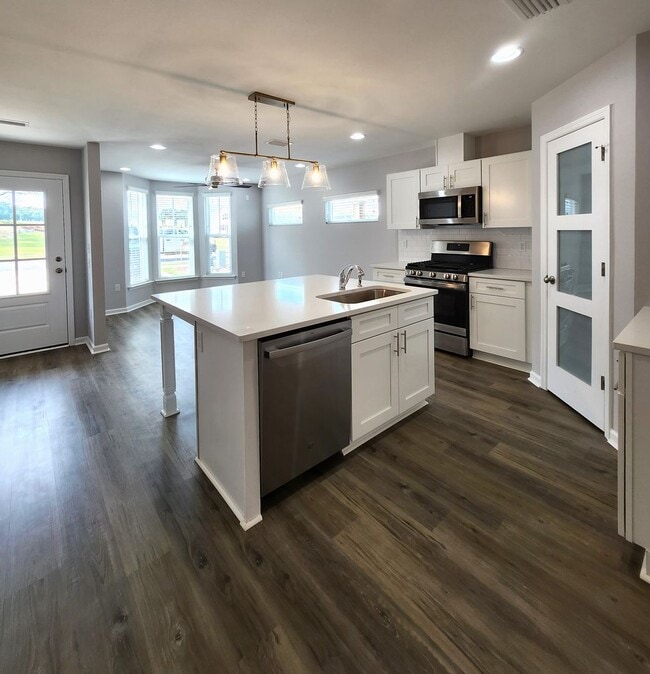 Building Photo - 3 bedroom house for rent in NE Tallahassee's Canopy subdivision, available for move in right away...