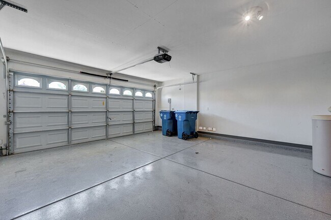 Building Photo - 472 Staghorn Pass Ave