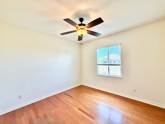 Building Photo - Blackmore Ranch Cul-de-Sac Home w/ Loft, 3-Car Tandem Garage & RV Parking