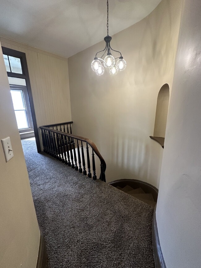 Building Photo - 802 McKinley St