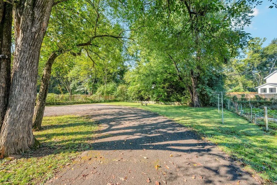 Building Photo - 6231 Henry Ford Dr