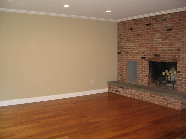 Building Photo - 7 Jarrod Dr