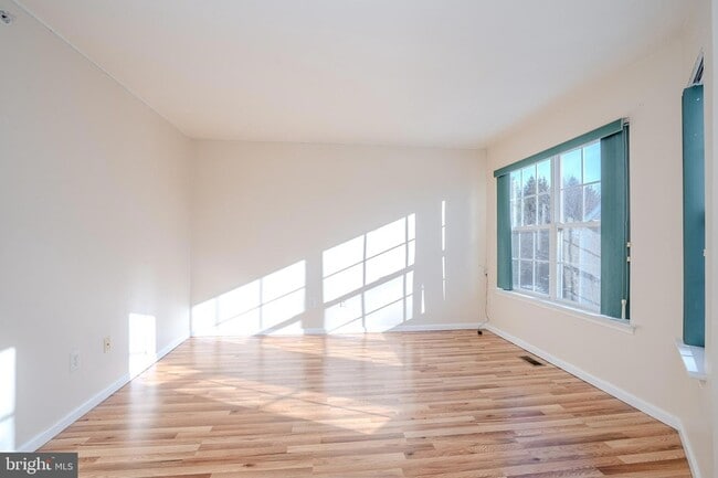 Building Photo - 1603 Blossom Cir