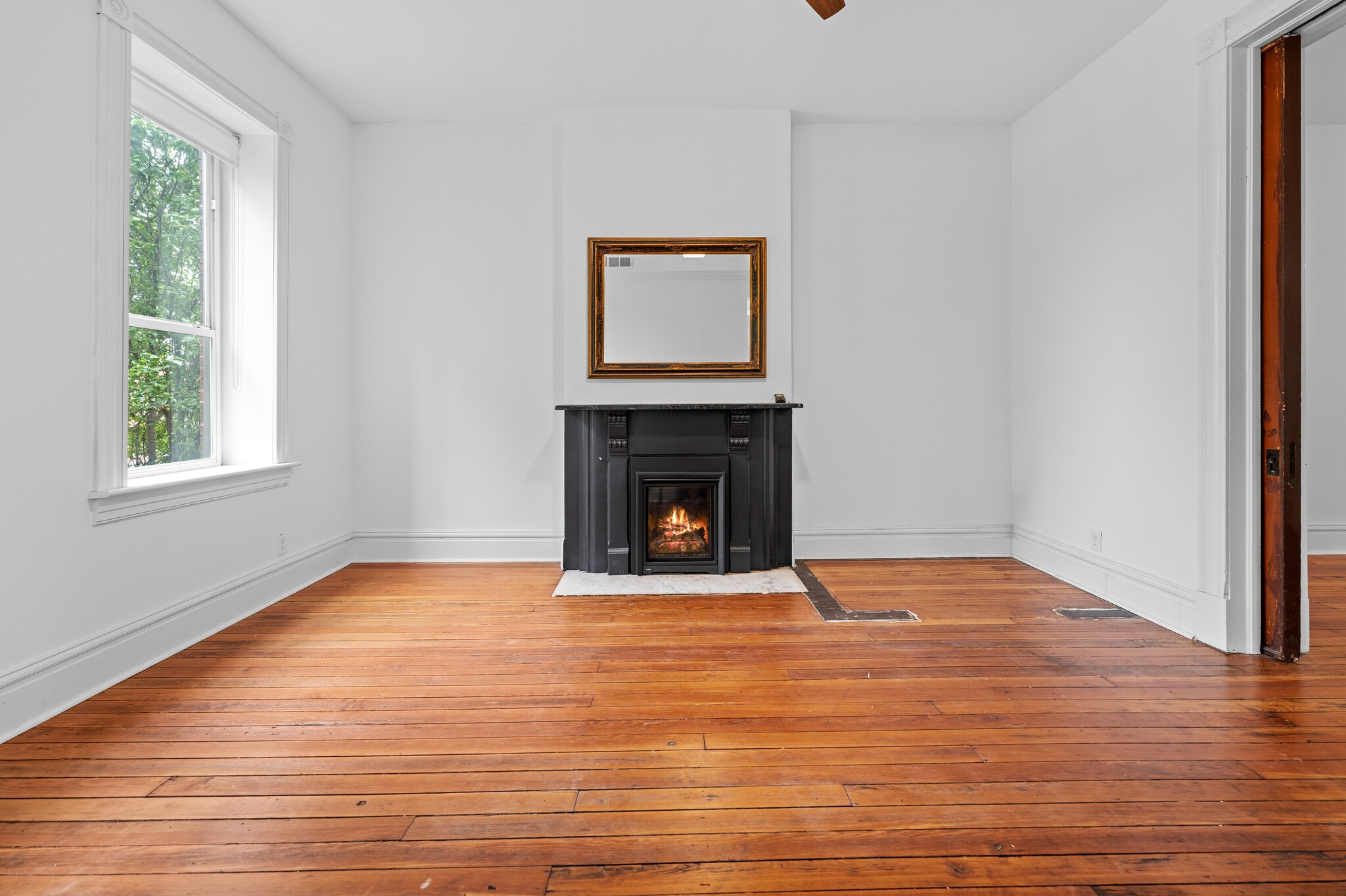 Building Photo - 2014 James St