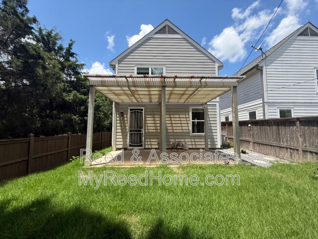 Building Photo - 1080 Blythe St
