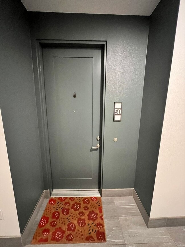 Building Photo - February Ready! Modern Mission Valley Condo Near Civita Park