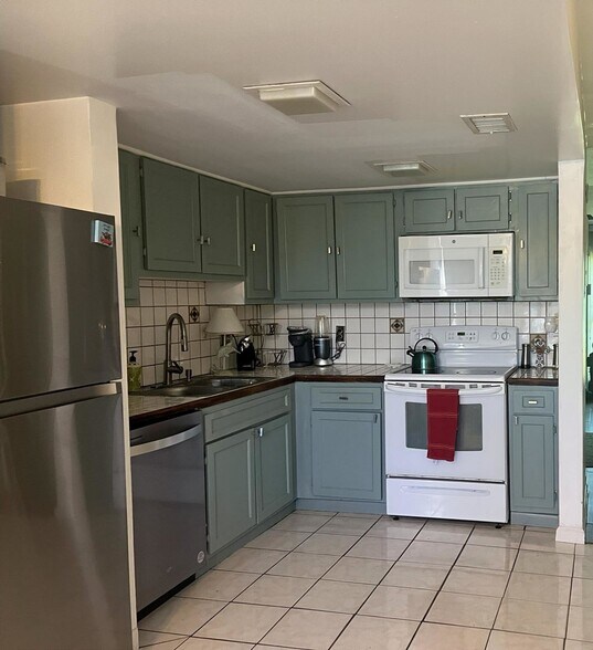 Building Photo - 5500 Ocean Shore Blvd