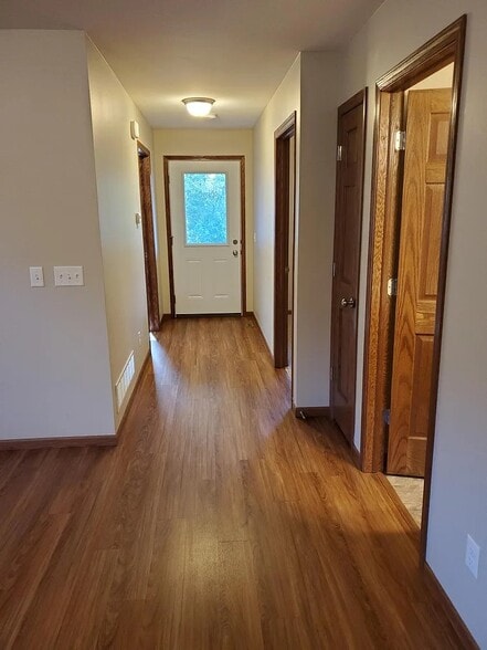 Building Photo - 536 Meadow Oak Cir