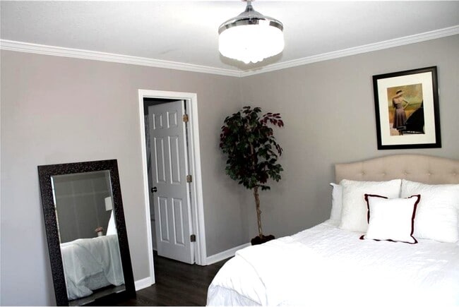 Building Photo - 27 Corinth Rd