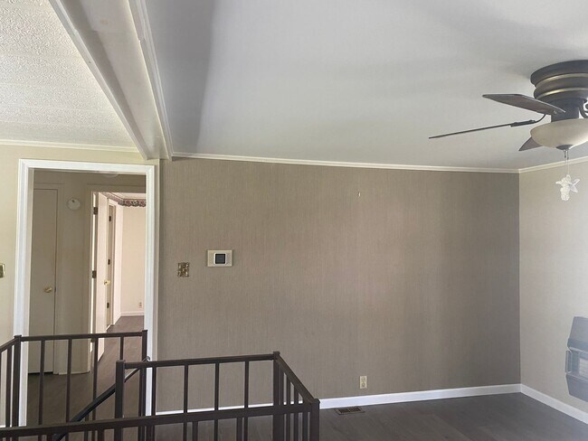 Building Photo - Waterfront 3 bedroom 2 bath