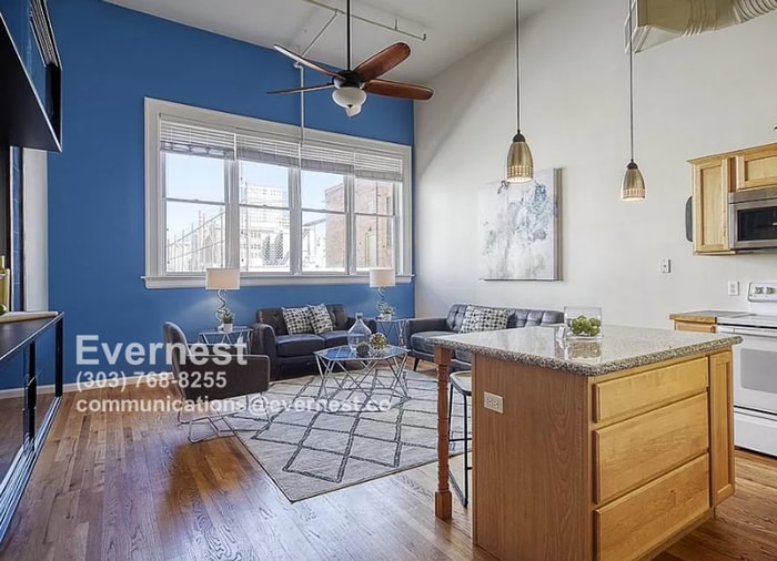 Building Photo - 1555 California St