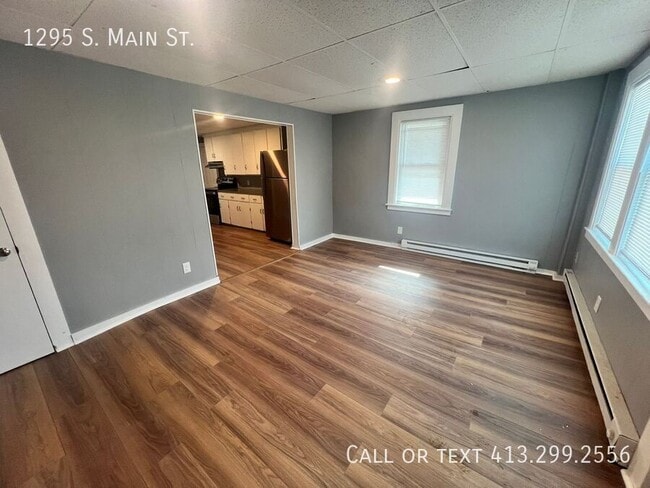 Building Photo - 1295 S Main St