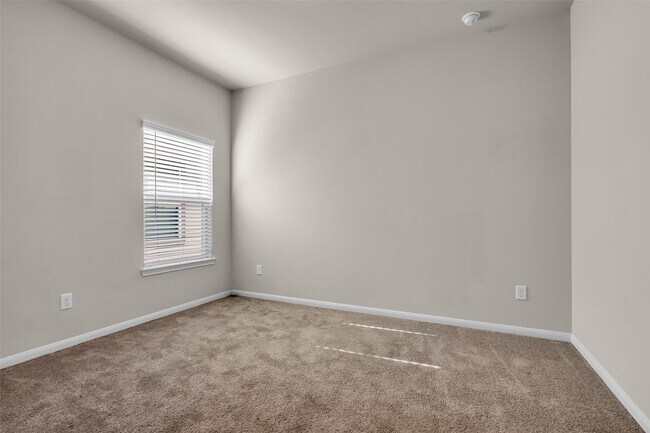 Building Photo - 506 Emerald Thicket Ln