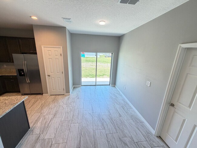 Building Photo - Adorable 3 Bedroom / 2 Bathroom Home in Palm Bay!!