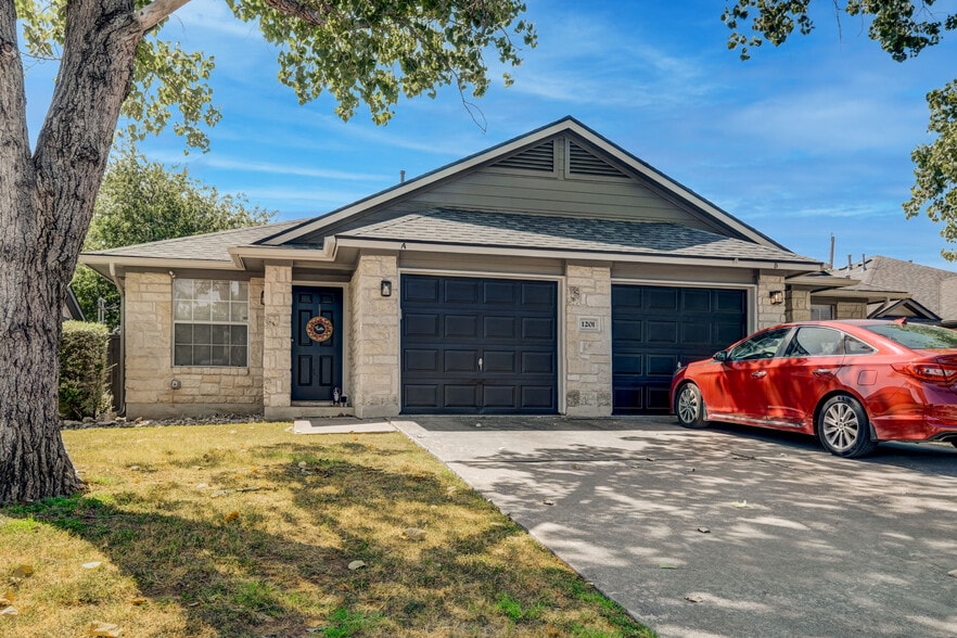 Building Photo - Rock Springs Duplexes