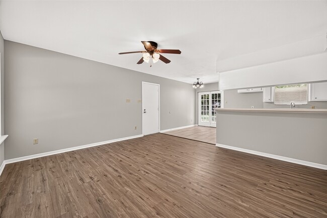 Building Photo - 102 Libby Cir