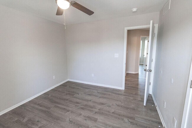 Building Photo - 5211 Currituck Ln