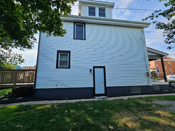Building Photo - 1460 4th Ave