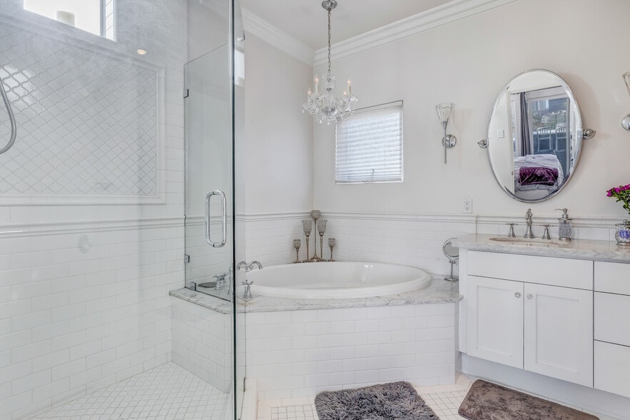 Building Photo - 145 W Hawthorn St