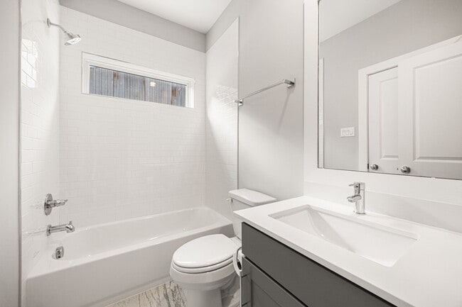 Building Photo - 622 Janisch Rd