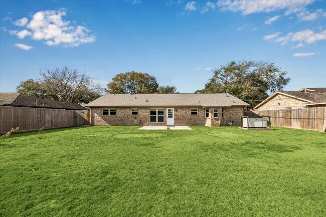 Building Photo - 1807 Parkcrest St