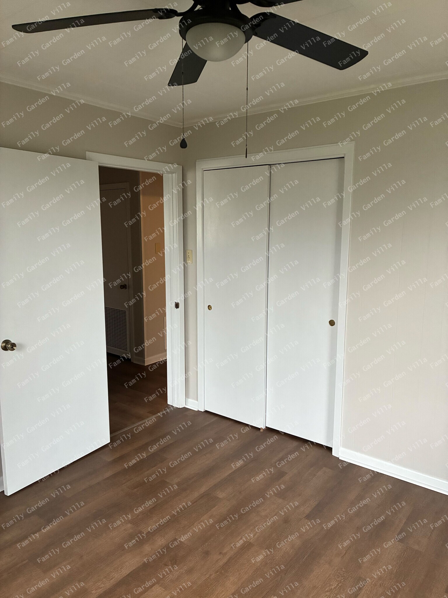 Building Photo - 1836 Ridgefield Ave