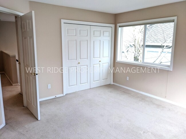 Building Photo - 14752 Davis Ln