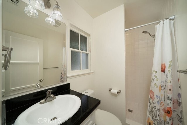 Building Photo - 2542 Vuelta Grande Ave