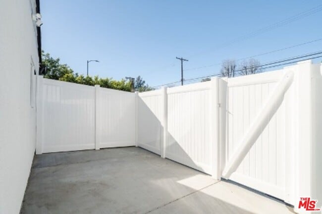 Building Photo - 12457 Hortense St