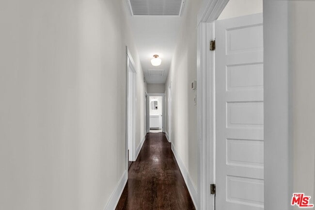 Building Photo - 2014 5th Ave