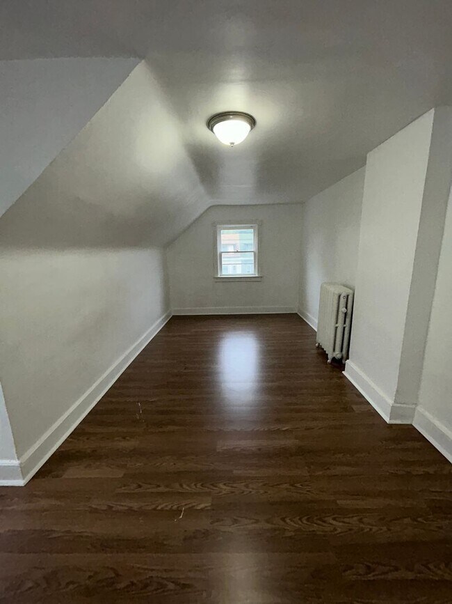 Building Photo - 28 Lee Ave