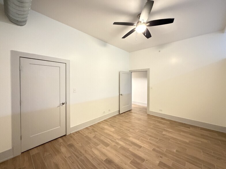 Building Photo - 1432 W 21st St