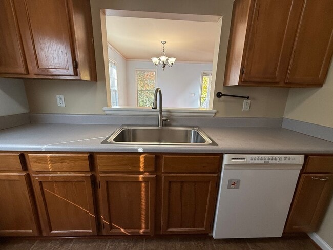 Building Photo - 504 9th St SW