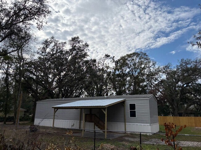 Building Photo - 1416 Robin St