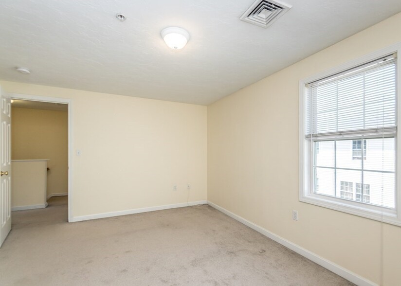 Building Photo - 1005 Trapelo Rd