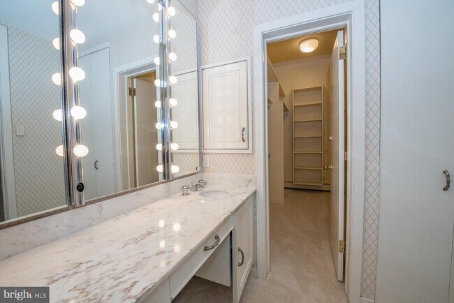 Building Photo - 39 Fairview Rd