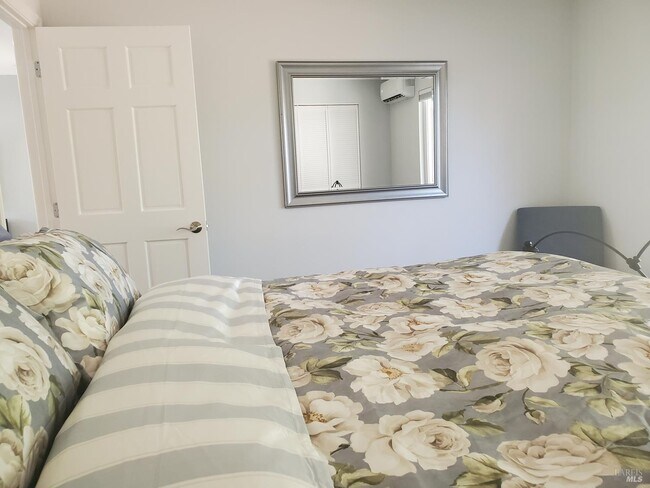 Building Photo - 931 Champion Ln