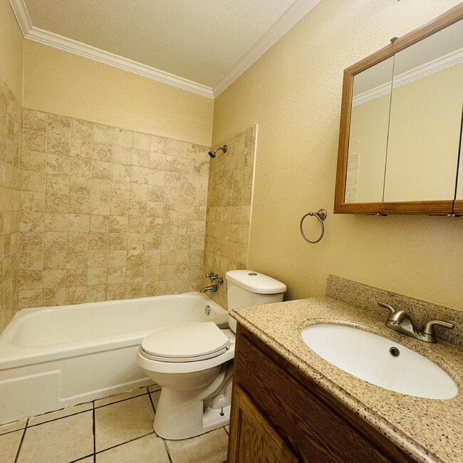 Building Photo - Spacious 2-Bedroom | 1 Bathroom Apartment at The Legacy in Nederland, TX!