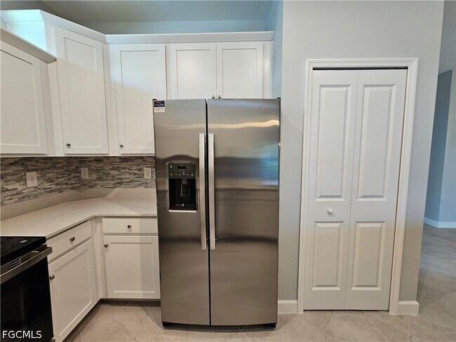 Building Photo - 20503 Hazelnut Ct S