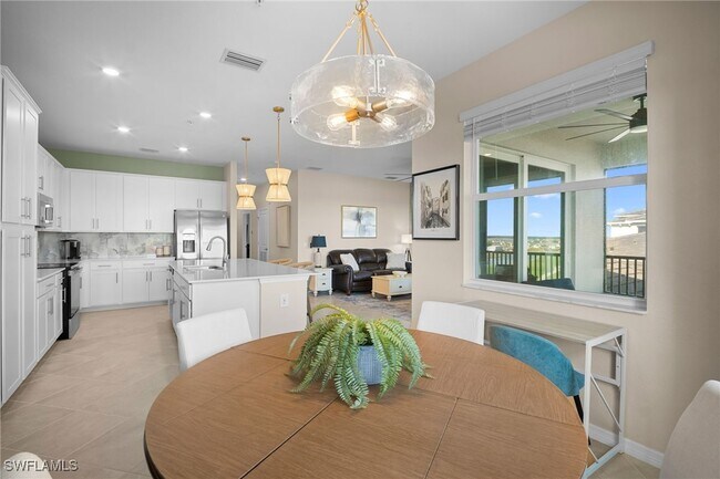 Building Photo - 15285 Grn Acrs Ave