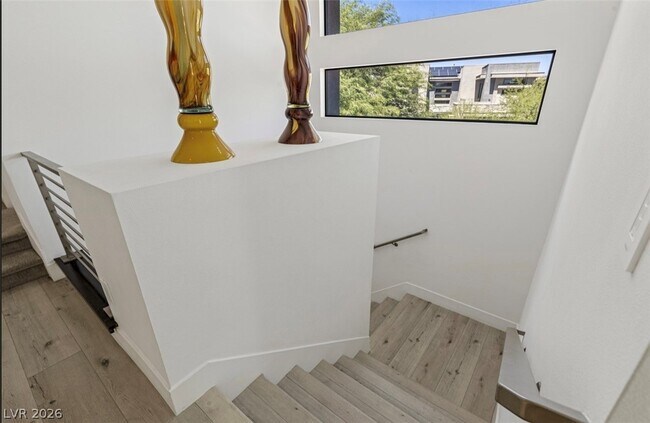 Building Photo - 47 Pristine Glen St