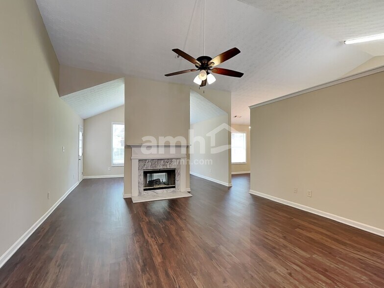 Building Photo - 1795 Charleston Oak Cir