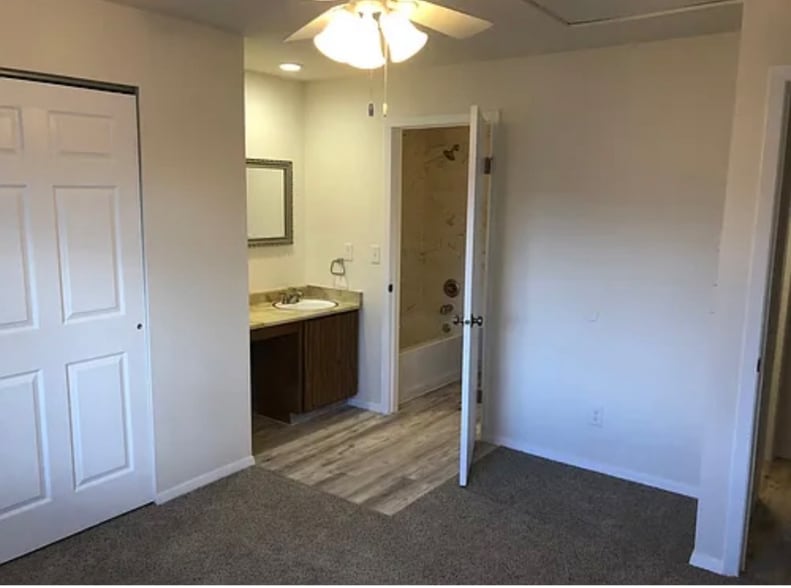 Building Photo - 925 Columbia Rd